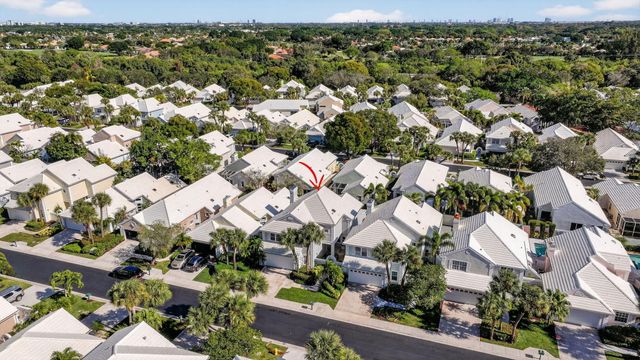 45 Windsor Lane, Palm Beach Gardens, FL 33418