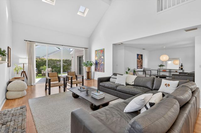 45 Windsor Lane, Palm Beach Gardens, FL 33418