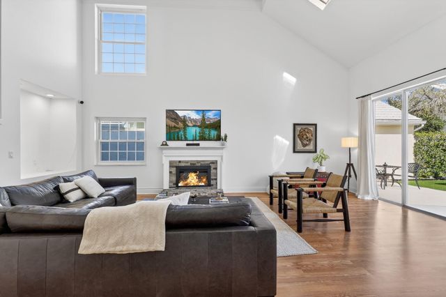 45 Windsor Lane, Palm Beach Gardens, FL 33418