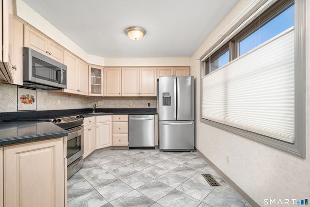 114 Metacomet Drive 1104, Meriden, CT 06450