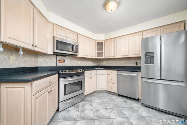 114 Metacomet Drive 1104, Meriden, CT 06450