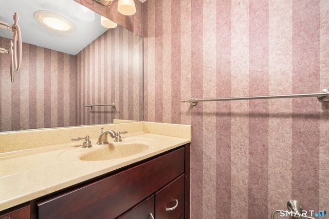 114 Metacomet Drive 1104, Meriden, CT 06450