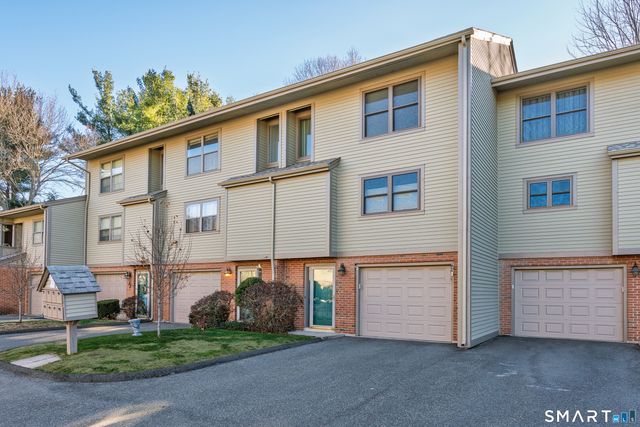 114 Metacomet Drive 1104, Meriden, CT 06450