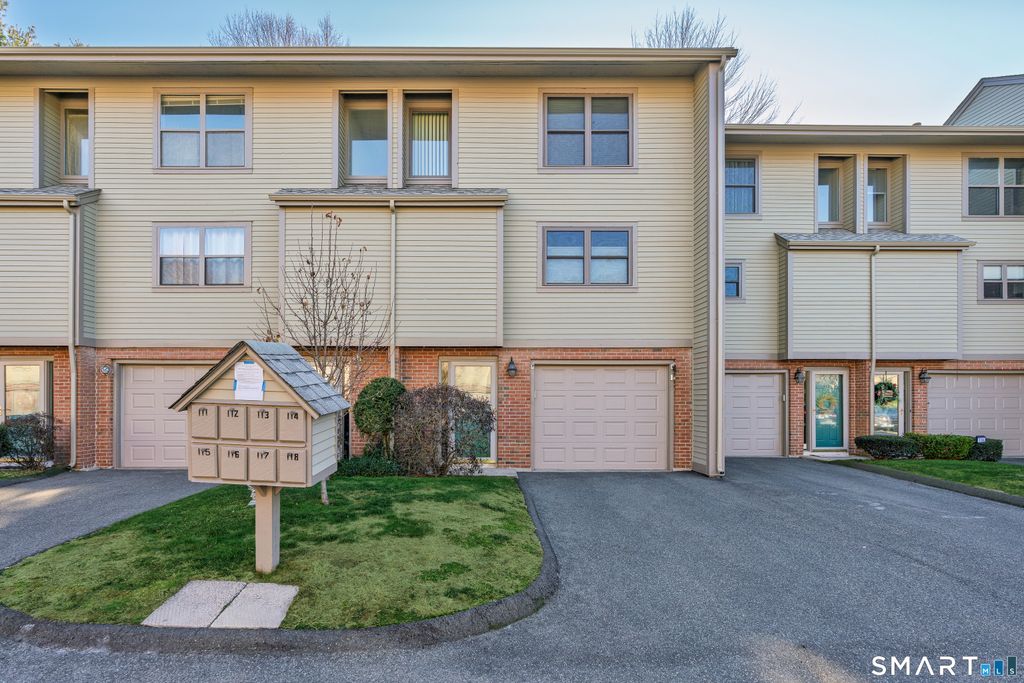 114 Metacomet Drive 1104, Meriden, CT 06450