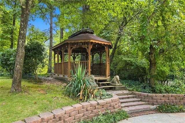 4361 Bishop Lake Road, Marietta, GA 30062