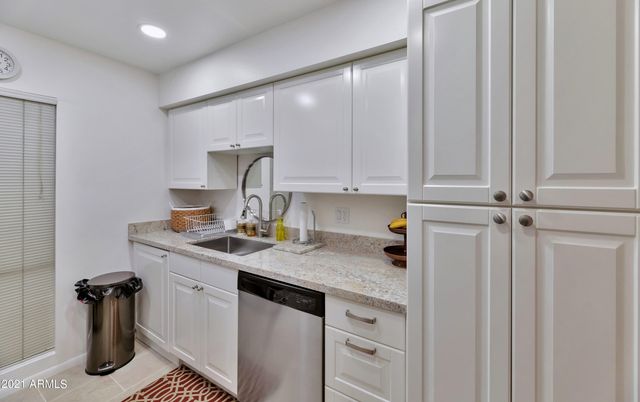 5213 N 24TH Street 103, Phoenix, AZ 85016