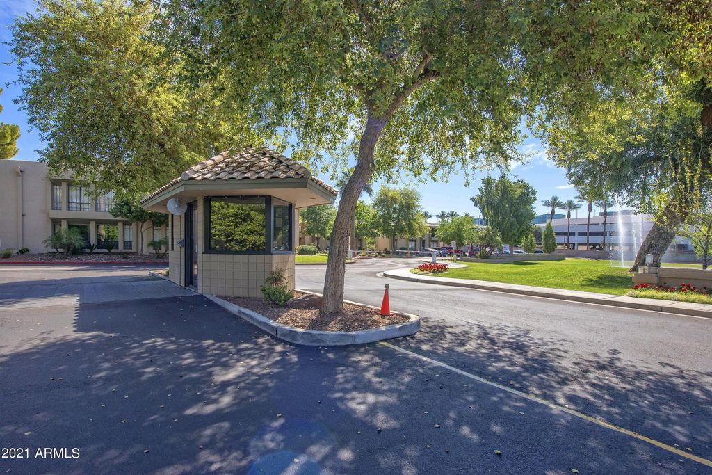 5213 N 24TH Street 103, Phoenix, AZ 85016