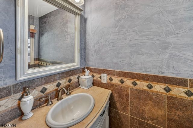 1075 Sherman Ave, South Plainfield Boro, NJ 07080