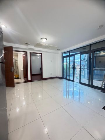 13229 Blossom Avenue 5H, Flushing, NY 11355