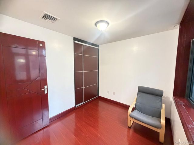 13229 Blossom Avenue 5H, Flushing, NY 11355