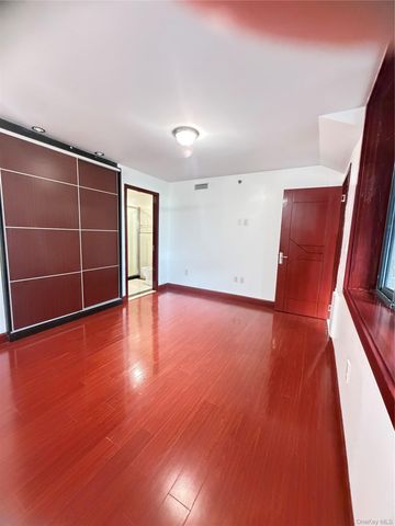 13229 Blossom Avenue 5H, Flushing, NY 11355