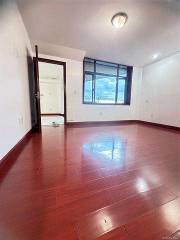 13229 Blossom Avenue 5H, Flushing, NY 11355