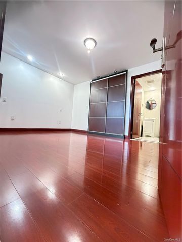 13229 Blossom Avenue 5H, Flushing, NY 11355