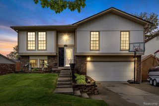 25436 Montebello Drive, Woodhaven, MI 48183