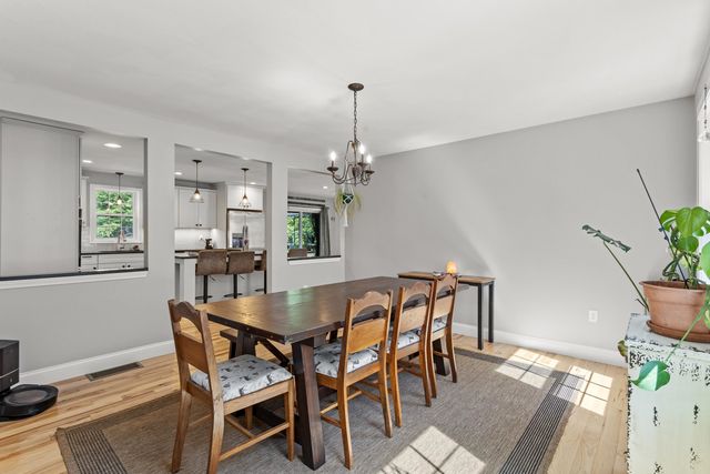 594 Kearsarge Avenue, Hopkinton, NH 03229
