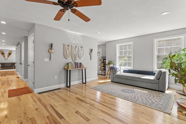 594 Kearsarge Avenue, Hopkinton, NH 03229