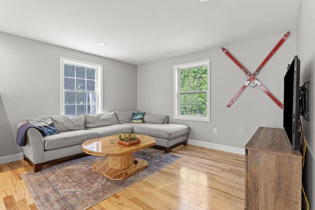 594 Kearsarge Avenue, Hopkinton, NH 03229