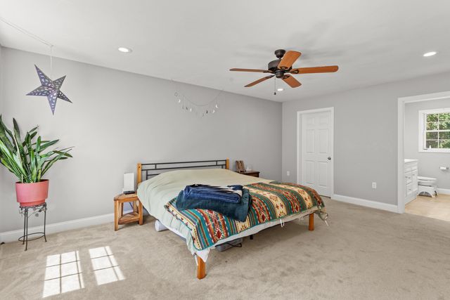 594 Kearsarge Avenue, Hopkinton, NH 03229
