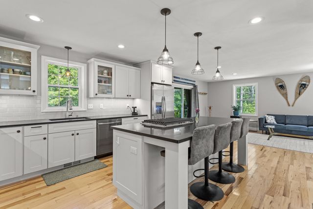 594 Kearsarge Avenue, Hopkinton, NH 03229
