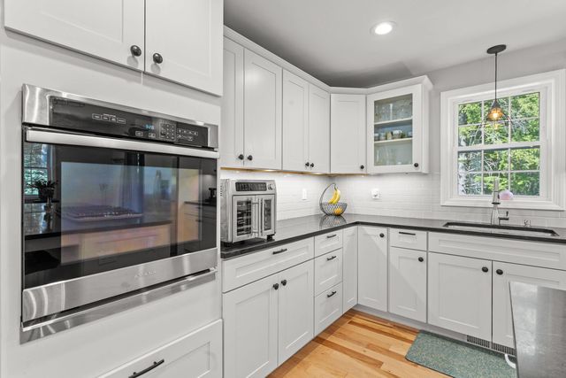 594 Kearsarge Avenue, Hopkinton, NH 03229