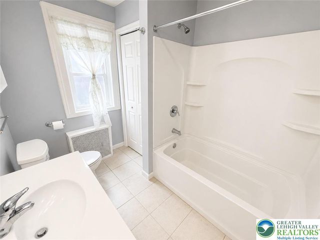 1538 Chew Street West, Allentown City, PA 18102