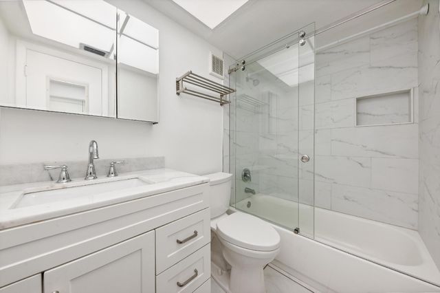 1112 Lake Terrace 204, Boynton Beach, FL 33426