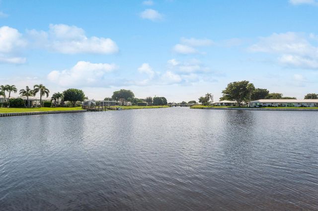 1112 Lake Terrace 204, Boynton Beach, FL 33426