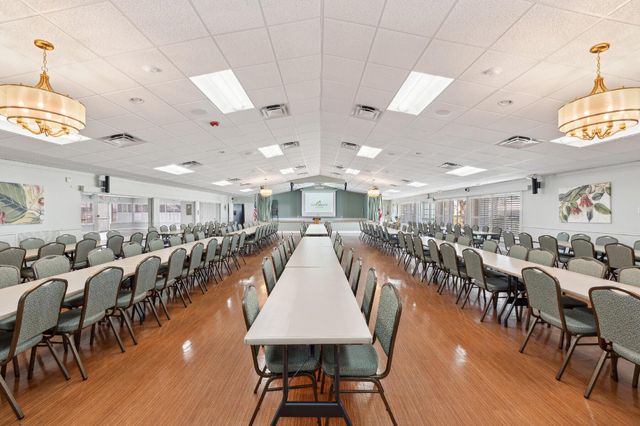 1112 Lake Terrace 204, Boynton Beach, FL 33426