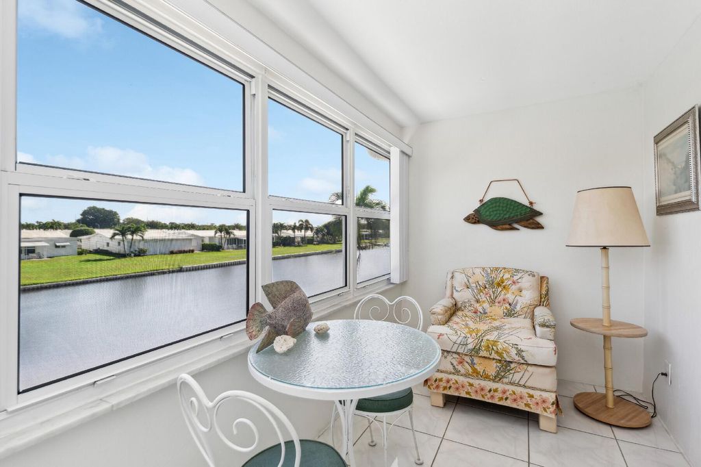 1112 Lake Terrace 204, Boynton Beach, FL 33426