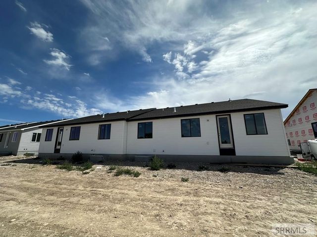 6425 Ender Ln, Idaho Falls, ID 83401