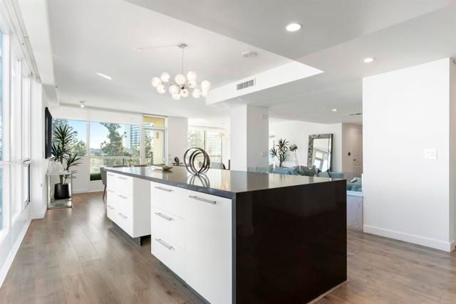 510 1st Ave 402, San Diego, CA 92101