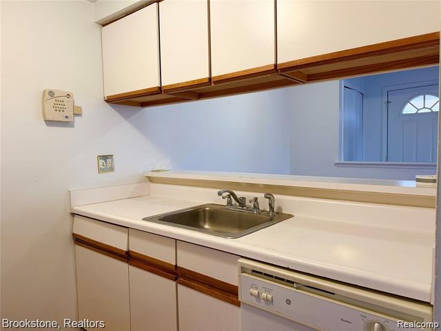 35214 Taffy Drive 66, Sterling Heights, MI 48312