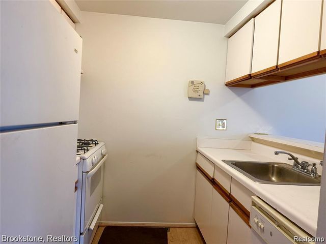 35214 Taffy Drive 66, Sterling Heights, MI 48312