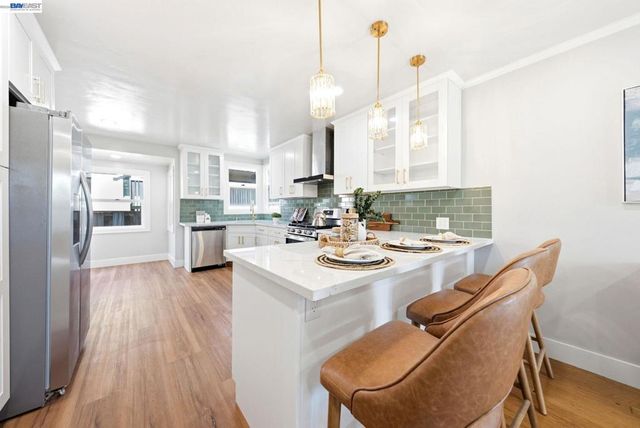 5901 Burlingame Ave, Richmond, CA 94804