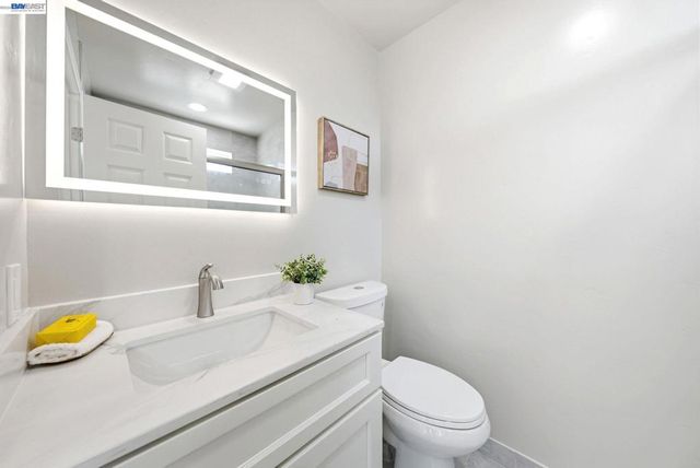 5901 Burlingame Ave, Richmond, CA 94804
