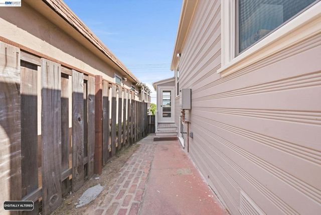 5901 Burlingame Ave, Richmond, CA 94804