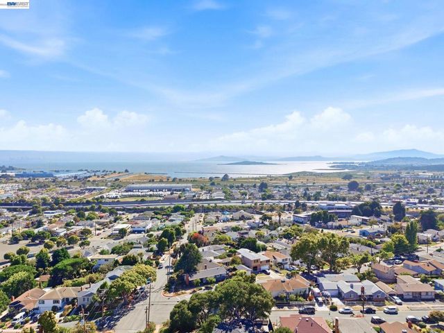 5901 Burlingame Ave, Richmond, CA 94804