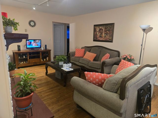 1307 Hope Street B4, Stamford, CT 06907
