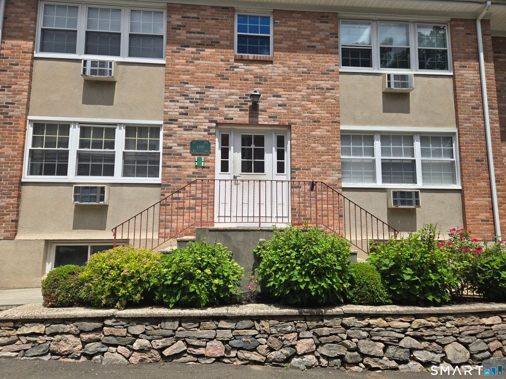 1307 Hope Street B4, Stamford, CT 06907