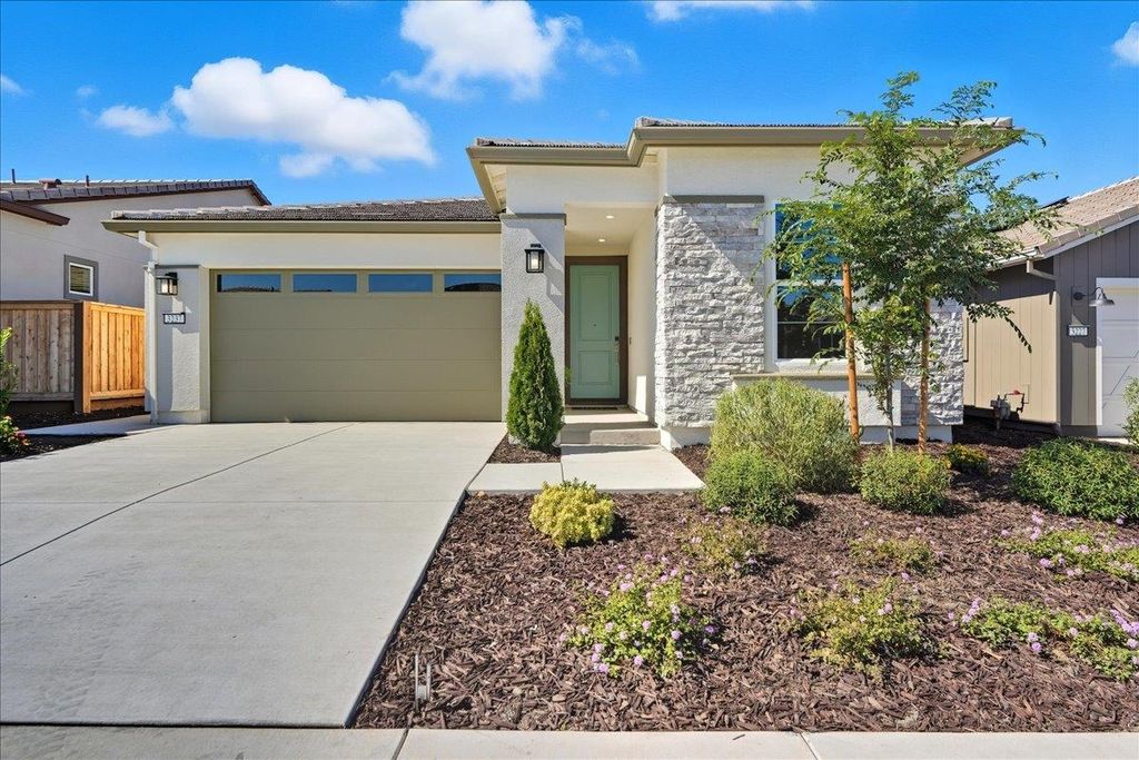 3237 Woody Way, Hollister, CA 95023