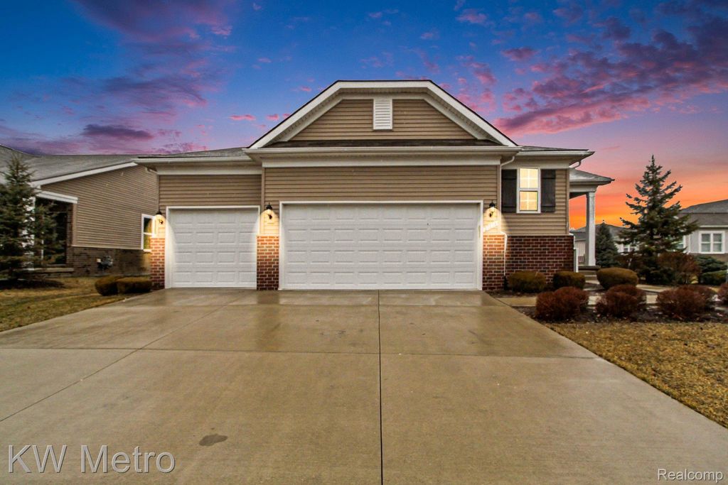 27134 Manistee Lane, Brownstown Charter Township, MI 48134