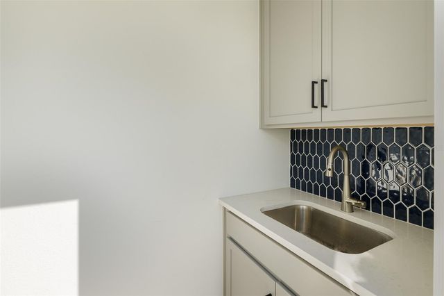 317 15TH STREET N, St Petersburg, FL 33705