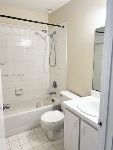 10749 Cleary Boulevard 307, Plantation, FL 33324