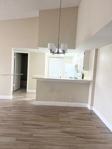 10749 Cleary Boulevard 307, Plantation, FL 33324