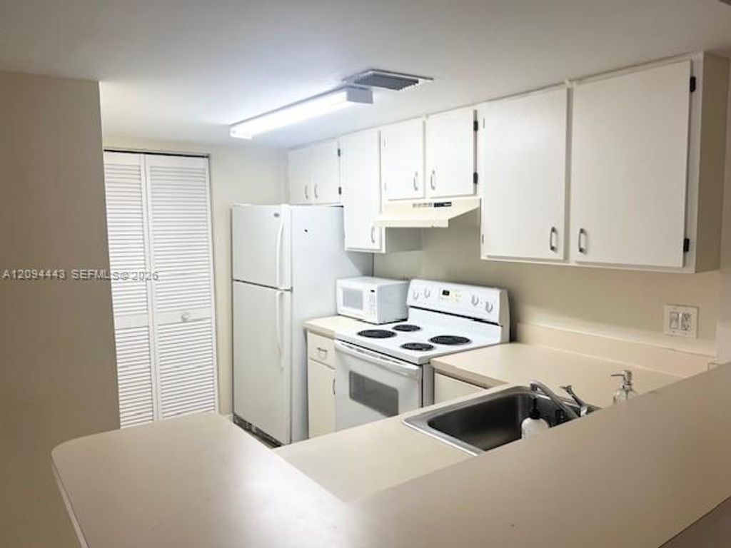 10749 Cleary Boulevard 307, Plantation, FL 33324