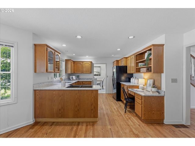 3339 TEMPEST Dr, Lake Oswego, OR 97035