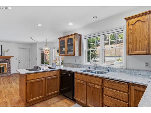 3339 TEMPEST Dr, Lake Oswego, OR 97035