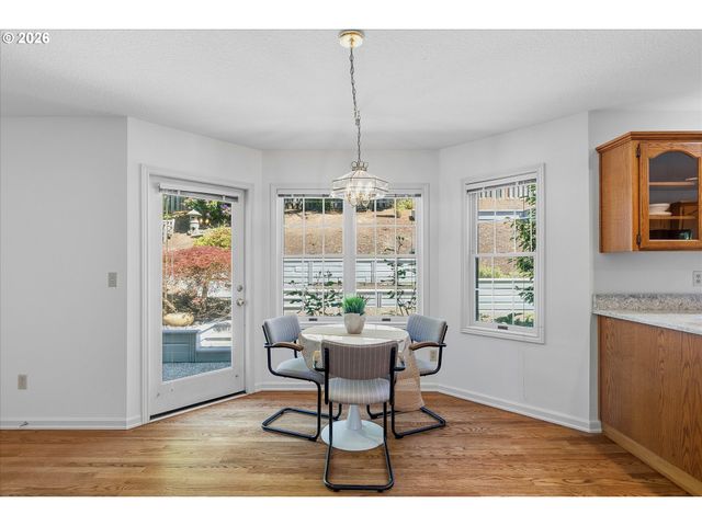 3339 TEMPEST Dr, Lake Oswego, OR 97035