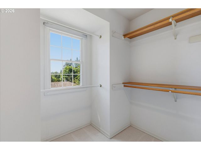 3339 TEMPEST Dr, Lake Oswego, OR 97035