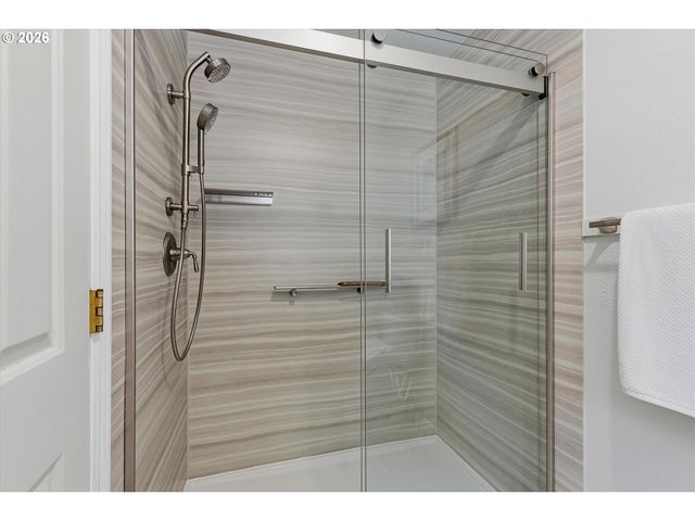 3339 TEMPEST Dr, Lake Oswego, OR 97035